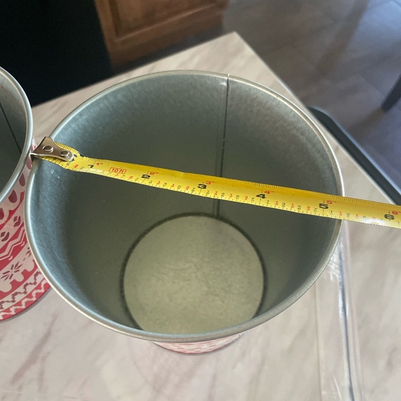 SET OF 2 IKEA VINTER 2017 RED/WHITE XMAS/WINTER DESIGN 4  3/4" PLANTER POT - Picture 4 of 6